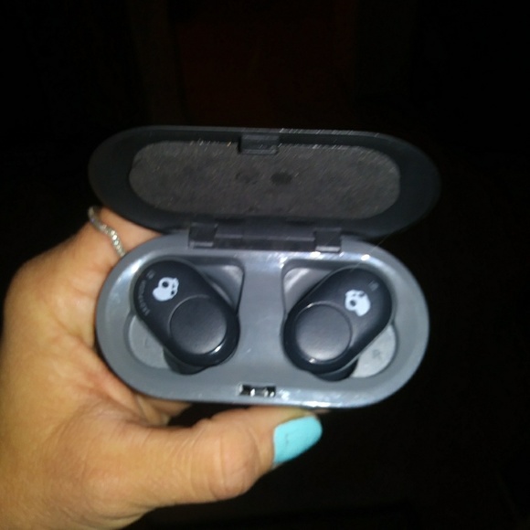 Skullcandy airpods - Picture 2 of 5